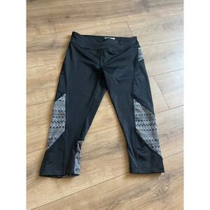 Forever 21 Women's Athletic Wear Capri Leggings Size Medium